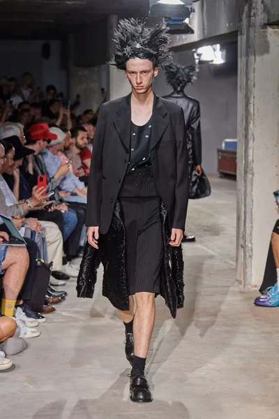 Look 27